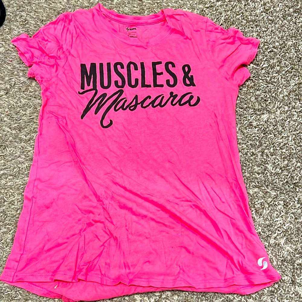 Muscles and mascara shirt size M